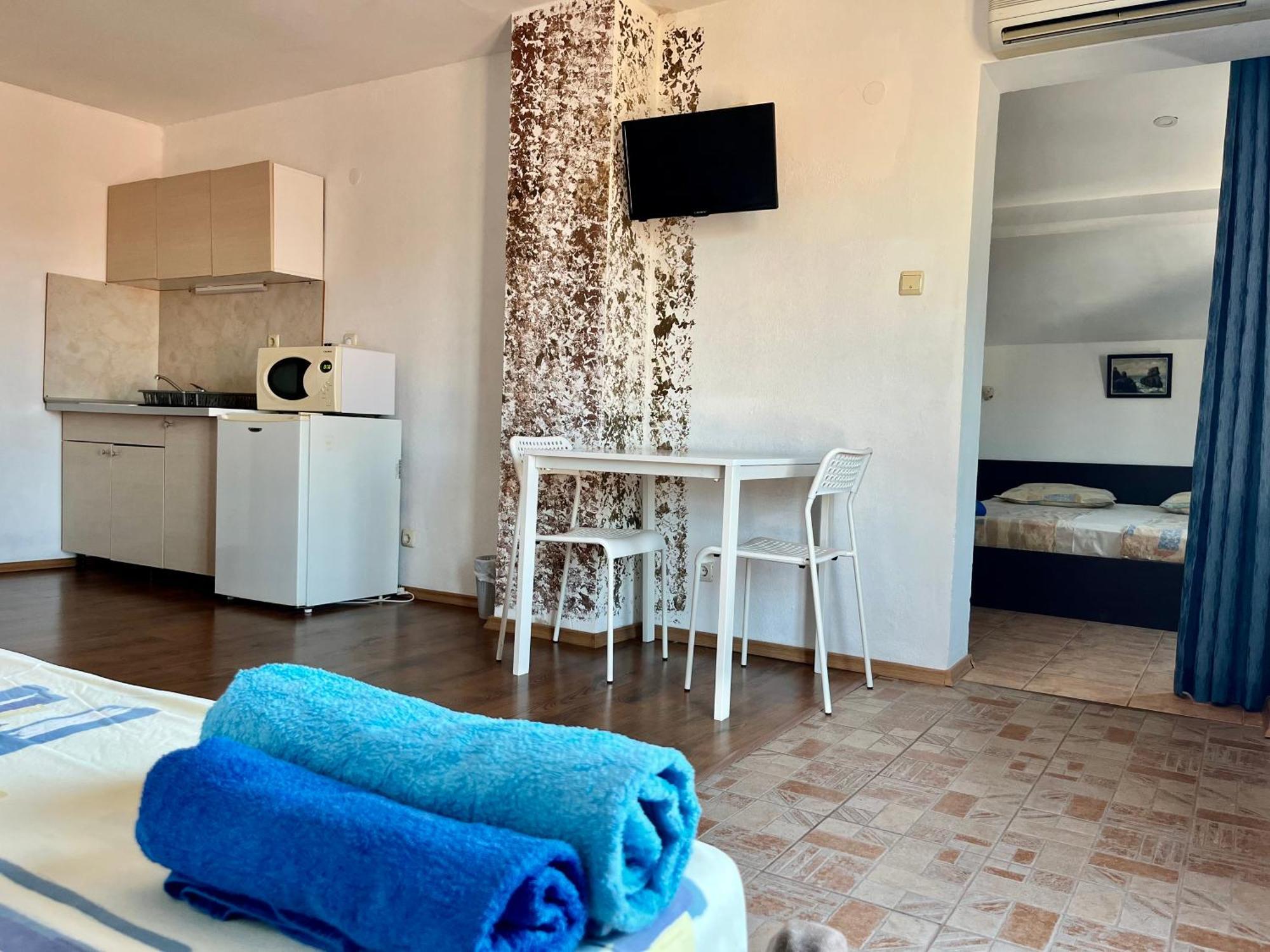 Paunovi Guest House Приморско Экстерьер фото